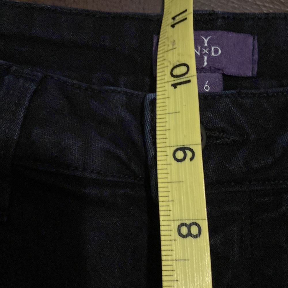 NYDJ black hi rise boot cut with bedazzled back pockets size 6. - Picture 9 of 10